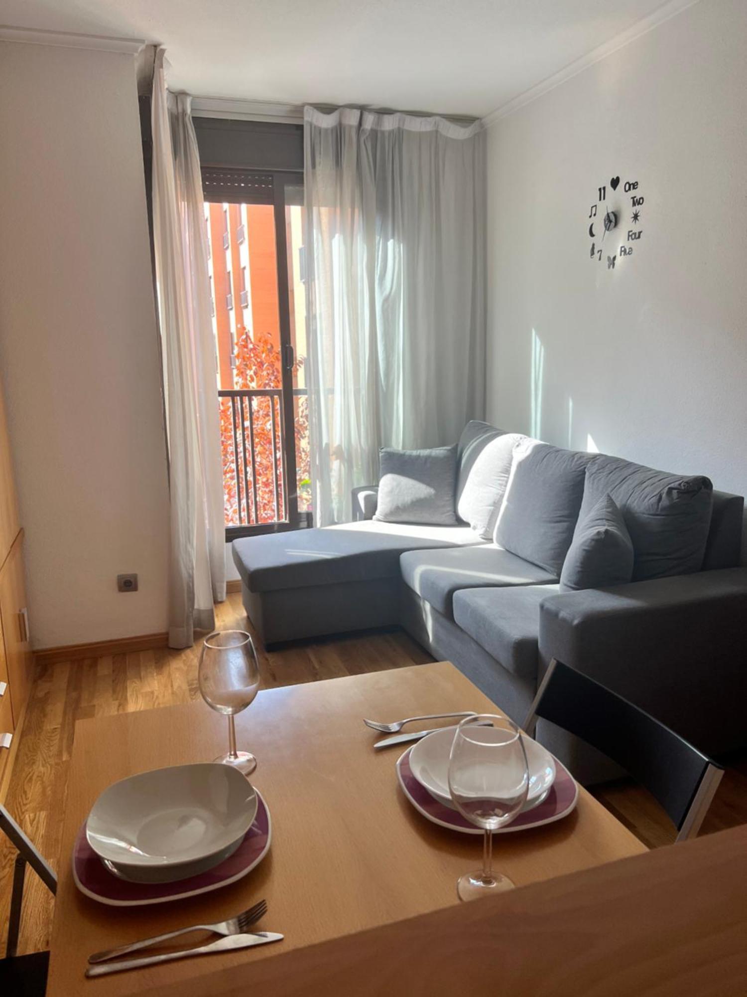 Samaniego Suite, Airport, Ifema Turistico * Madri